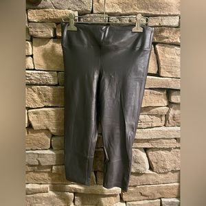 Koral, 3/4 length women’s leggings, size large